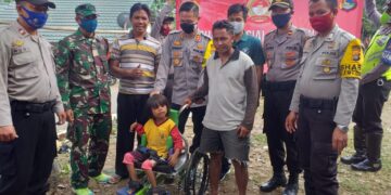 Bahagianya Putri usai dapat Kursi roda dari Kapolres Dompu