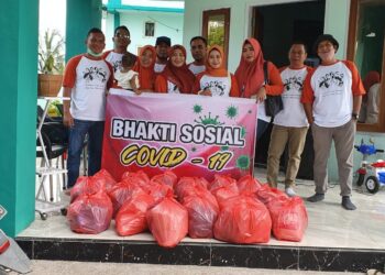 Warga terdampak covid-19 dapat bantuan sembako angkatan 2001