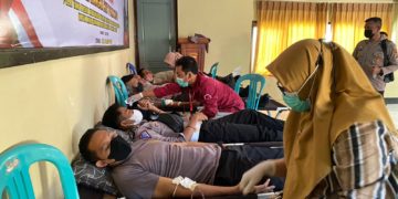 Donor darah Polres Dompu menyambut HUT Bhayangkara ke-76