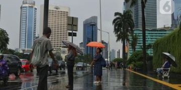 Dompu dan Bima waspadai angin kencang dan puting beliung