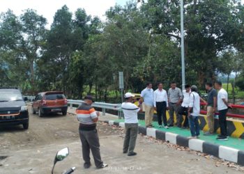 Anggota DPRD Dompu dan APPP sidak jembatan baru Karijawa