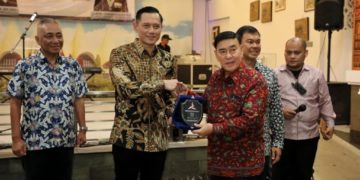 AHY contohkan SBY dan Sjachroedin ZP : Beda warna politik tidak mengurangi persahabatan