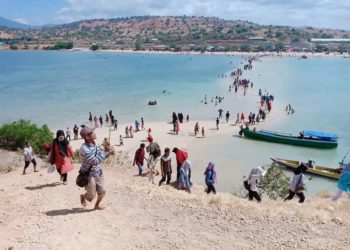 Eksotik laut terbelah dua