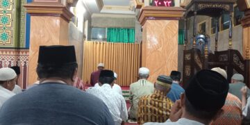 Masjid Agung Baiturrahman Dompu sholat taraweh perdana puasa ramadhan 1444 H