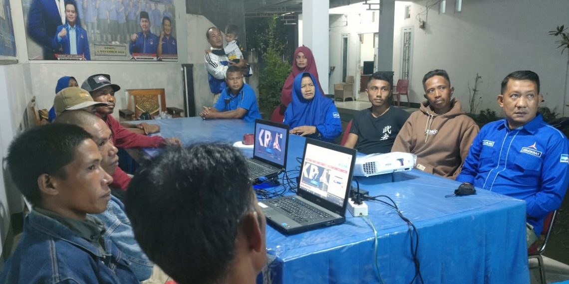 📷 Pengurus DPC PD Dompu serius menyimak pidato politik kebangsaan AHY, Selasa, 14 Maret 2023. (Humas PD Dompu).