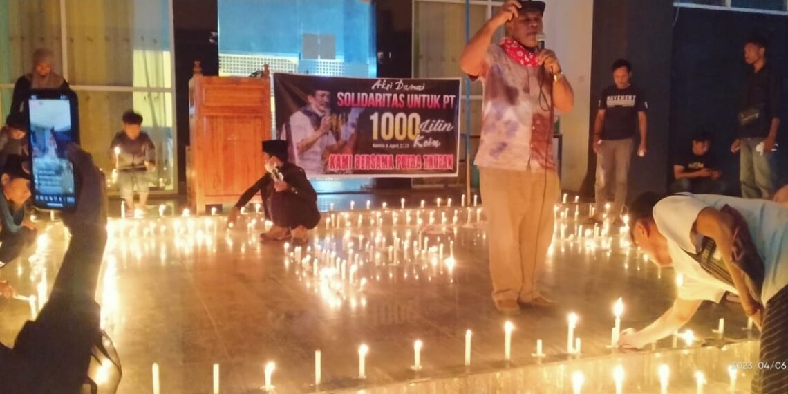 📷 Ilham Yahyu didaulat menyampaikan monolog solidaritas sebagai sahabat Opan. (Bm).