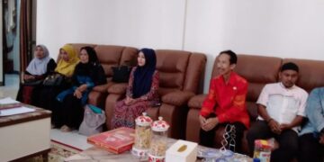 Rakor LKKS, pesan istri Bupati Dompu pentingnya berbagi kepada sesama
