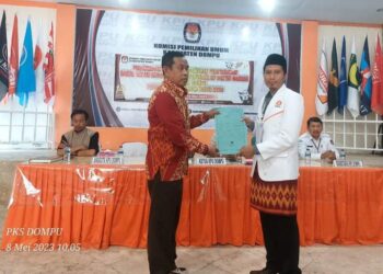 PKS Dompu daftarkan Bacaleg di tanggal cantik dan hoki