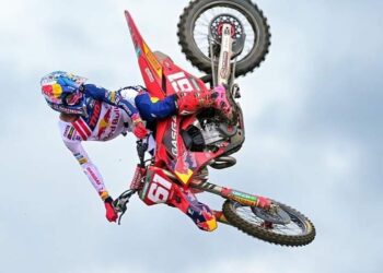 Jorge Prado posisi terdepan race 1 MXGP Selaparang