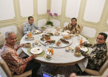 Makan Siang di Istana: Anies Head To Head Dengan Jokowi