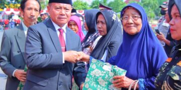 Veteran dapat bingkisan dari pemda Dompu saat peringatan hari pahlawan