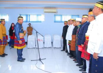 Bupati lantik Majelis Adat Dompu