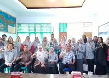 Kadis DPPKB Dompu Gelar Rapat Evaluasi Peningkatan Kapasitas Penyuluh KB