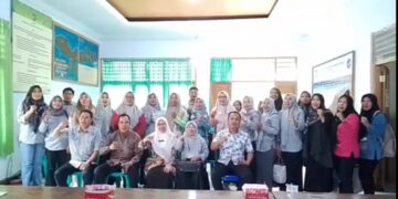 Kadis DPPKB Dompu Gelar Rapat Evaluasi Peningkatan Kapasitas Penyuluh KB