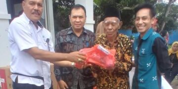 Dinsos Dompu salurkan bantuan dari Kemensos RI untuk 117 penerima manfaat