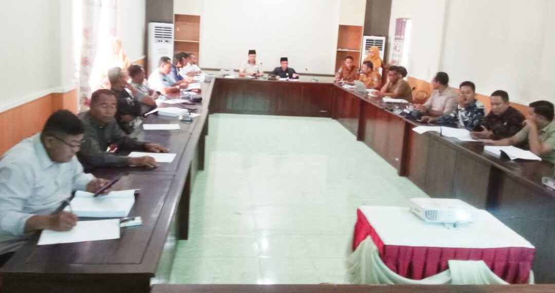 📷 Bappeda dan DPRD Dompu membahas Ranwal RPJMD 2025-2029 di gedung dewan. (Zn).