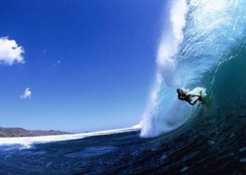 Menari erotis diatas amukan Balumba Lakey