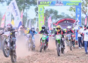 Jelajah destinasi, para raider berpetualang menikmati keindahan Lakey