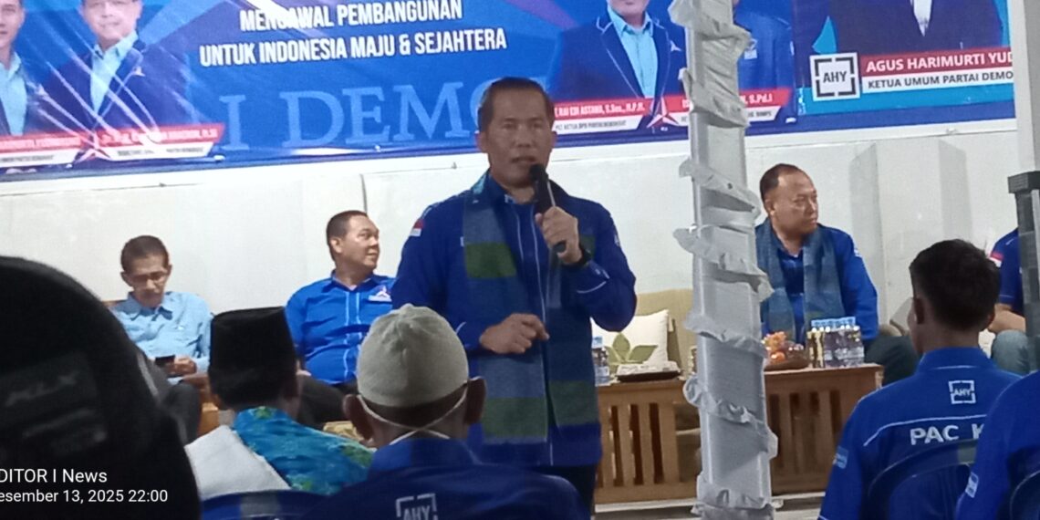 📷 Terhadap para kader Demokrat Kabupaten Dompu, Plt ketua Demokrat NTB, Si Made Rai Edi Astawa menekankan pentingnya soliditas dan kesetiaan sebagai cerminan sikap partai. Orasi politik Made di DPC Dompu disambut antusias oleh semua kader. (my).