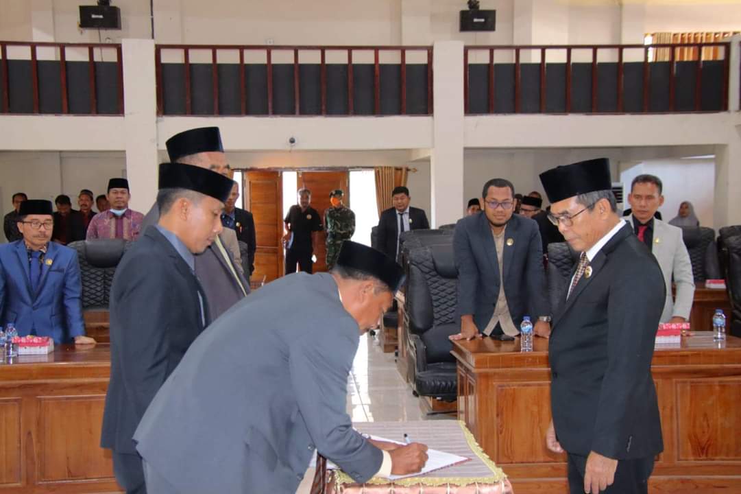 Paripurna DPRD Dompu pembahasan perubahan KUA-PPAS APBD tahun 2022