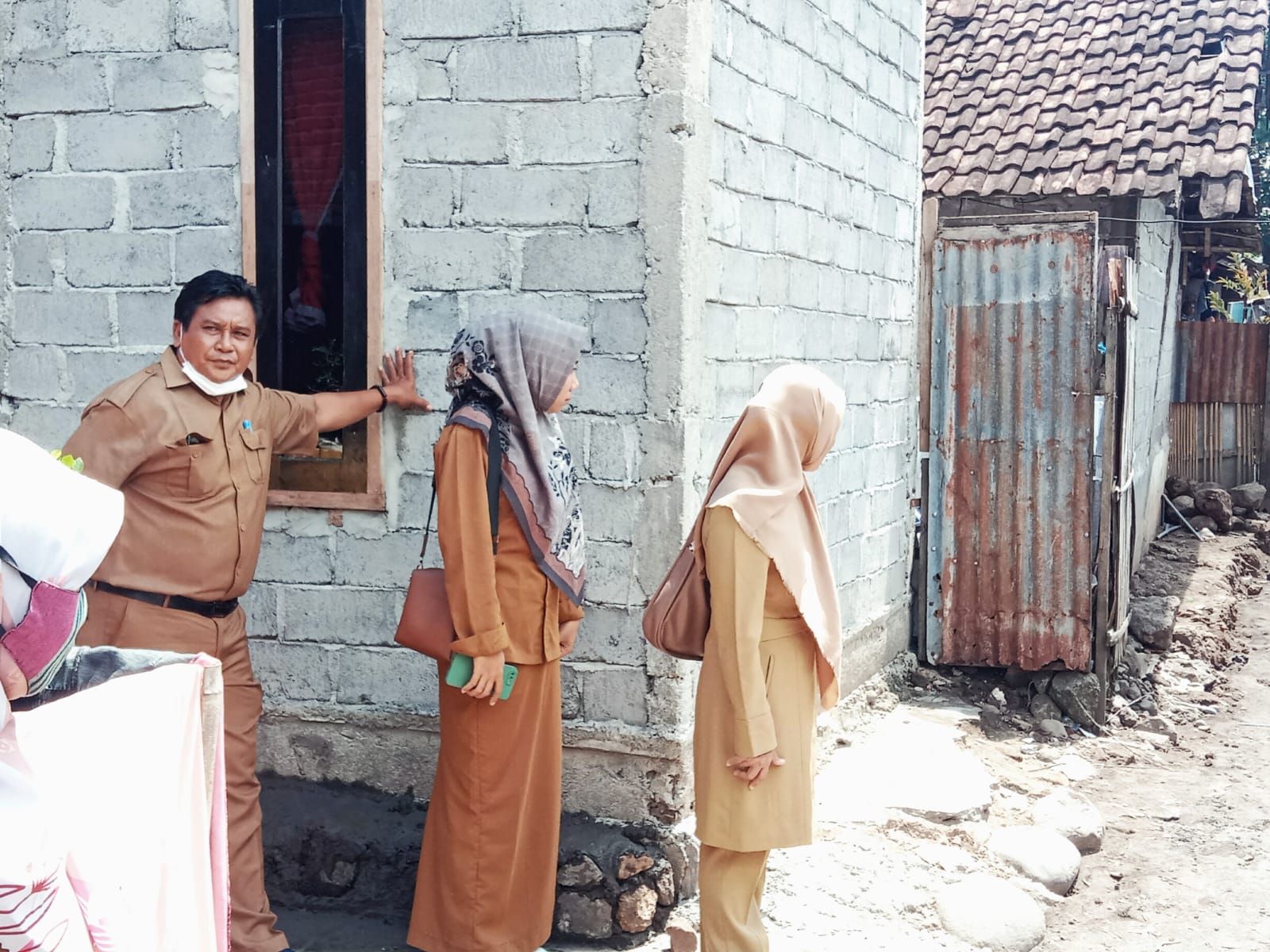 Terkait pembuatan gang di area situs Dorobata, Disbudpar Dompu tinjau lokasi