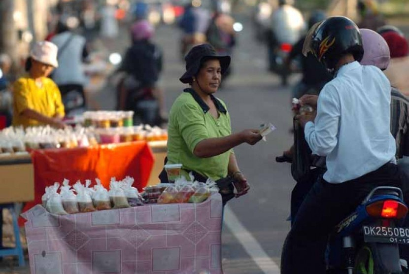 Pak Bupati Dompu, tolong lindungi pedagang kecil, jangan izinkan raksasa bisnis ritel beroperasi