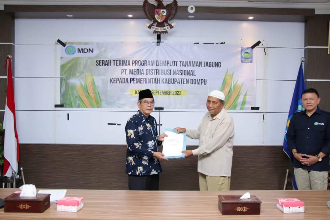 Wabup Dompu lakukan pengiriman perdana Jagung ke Pulau Jawa