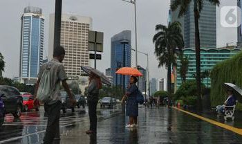 Dompu dan Bima waspadai angin kencang dan puting beliung