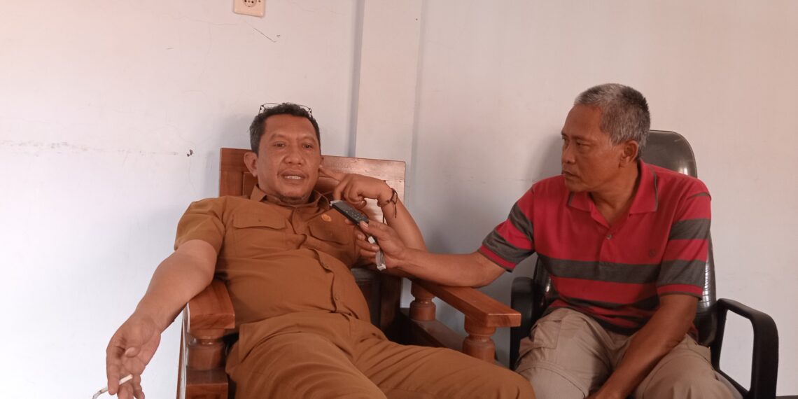 📷 drh. Mujahiddin (kiri) saat memberikan keterangan pers. (my).