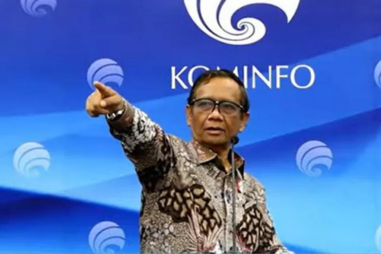 📷 Plt Menkominfo Mahfud MD dalam keterangan persnya di Jakarta, Senin 22 Mei 2023. (Ayosurabaya.com)