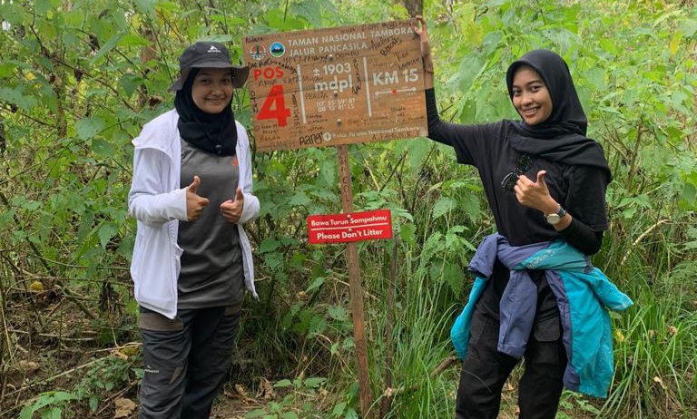 📷 Sukses menapaki puncak Tambora, menjadi biografi ekslusif bagi Bitha dan Nashira. (Bitha).