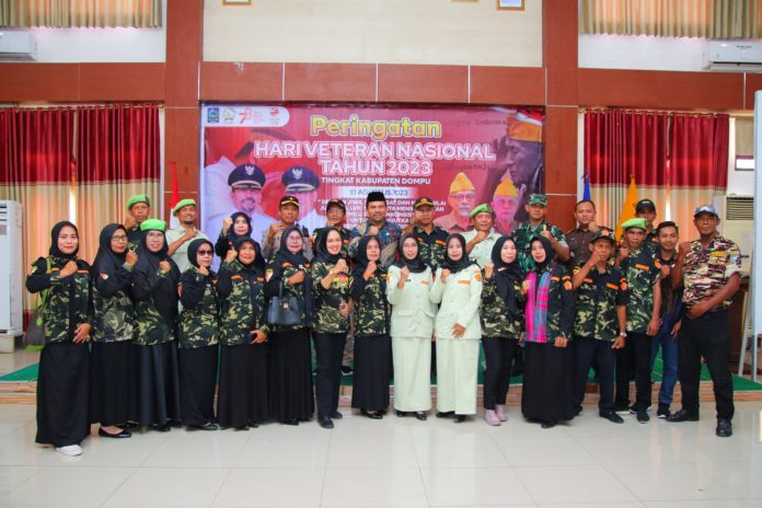 📷 Jajaran pengurus dan anggota legiun veran di Dompu bersama.Forkopinda. (Ist).