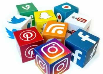 Bahaya media sosial terhadap perubahan karakter siswa